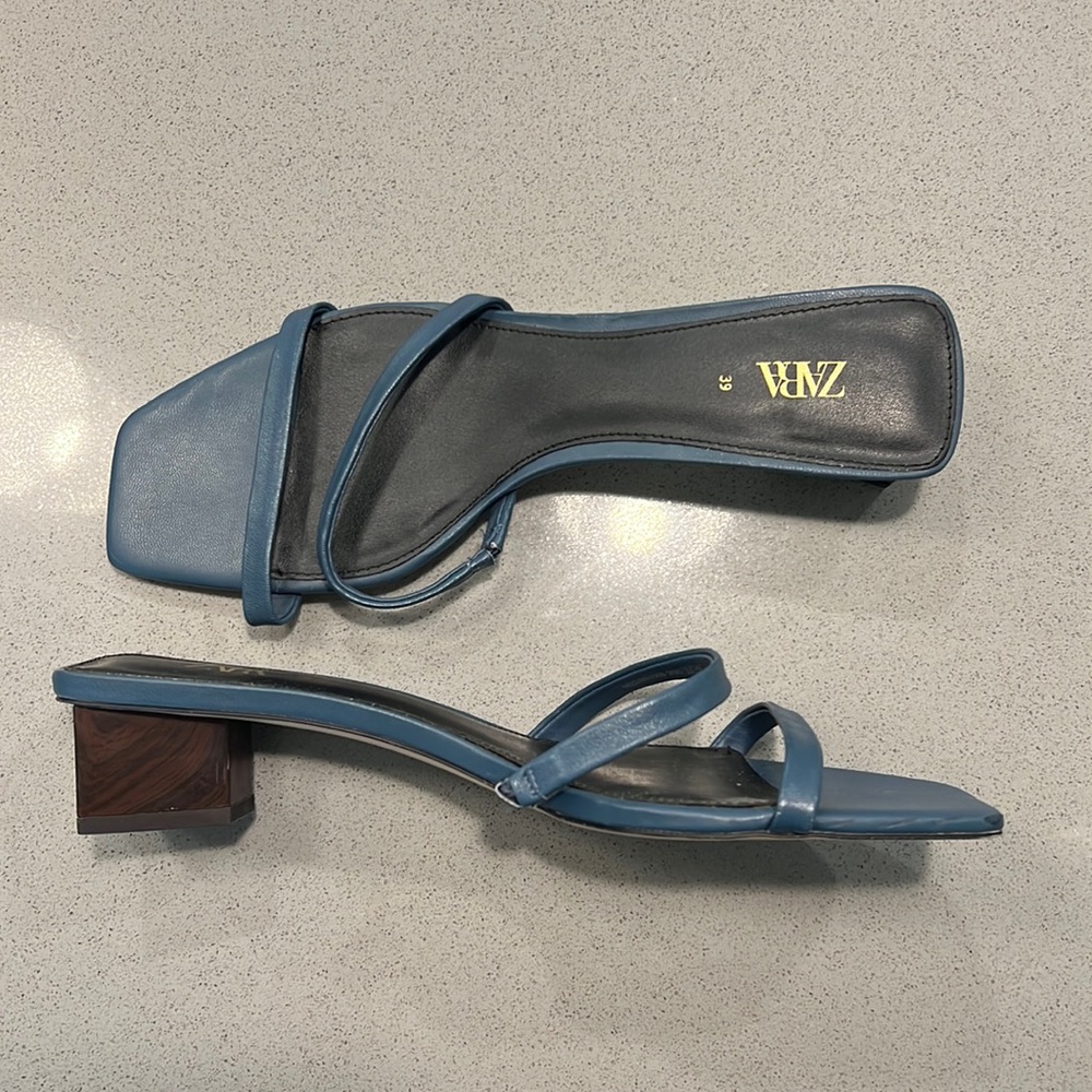 Slip on Zara sandals with wood grain heel